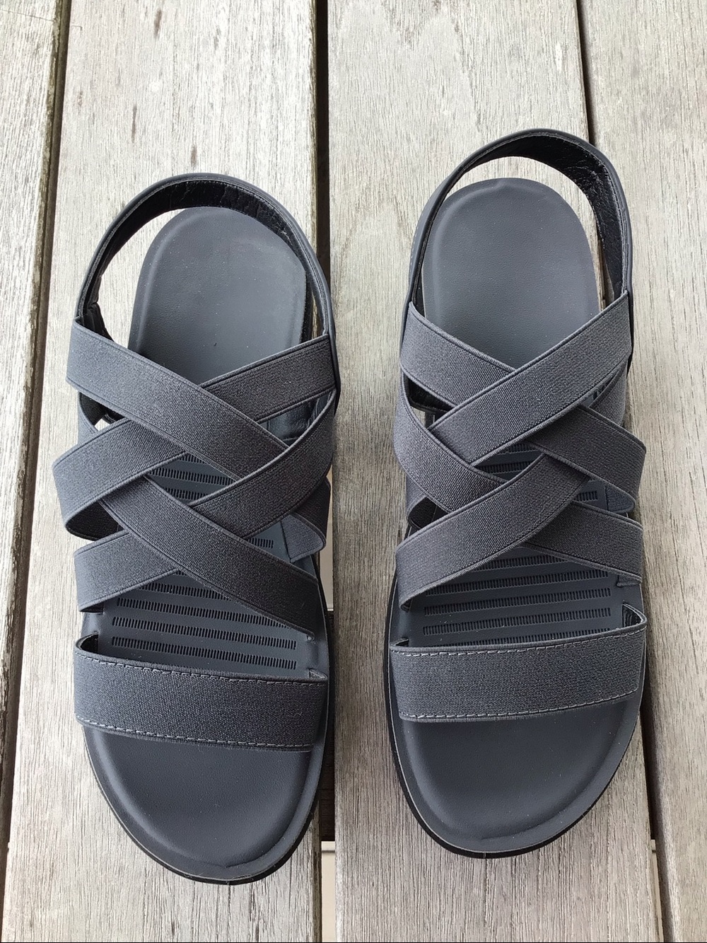Women’s Dark Gray Crisscross elastic Straps Slip-On Sandals Sz 9/ 40